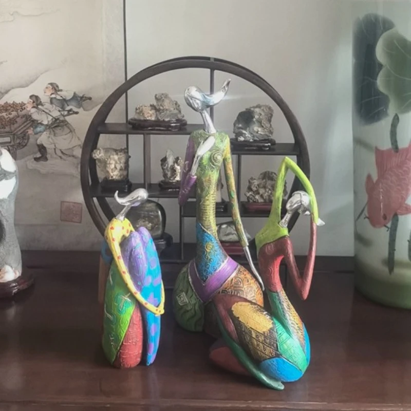 Painting Woman Resin Statue Figurines for Interior Home Room Living Decor Accessories Modern Sculpture A3548 Art Decoration