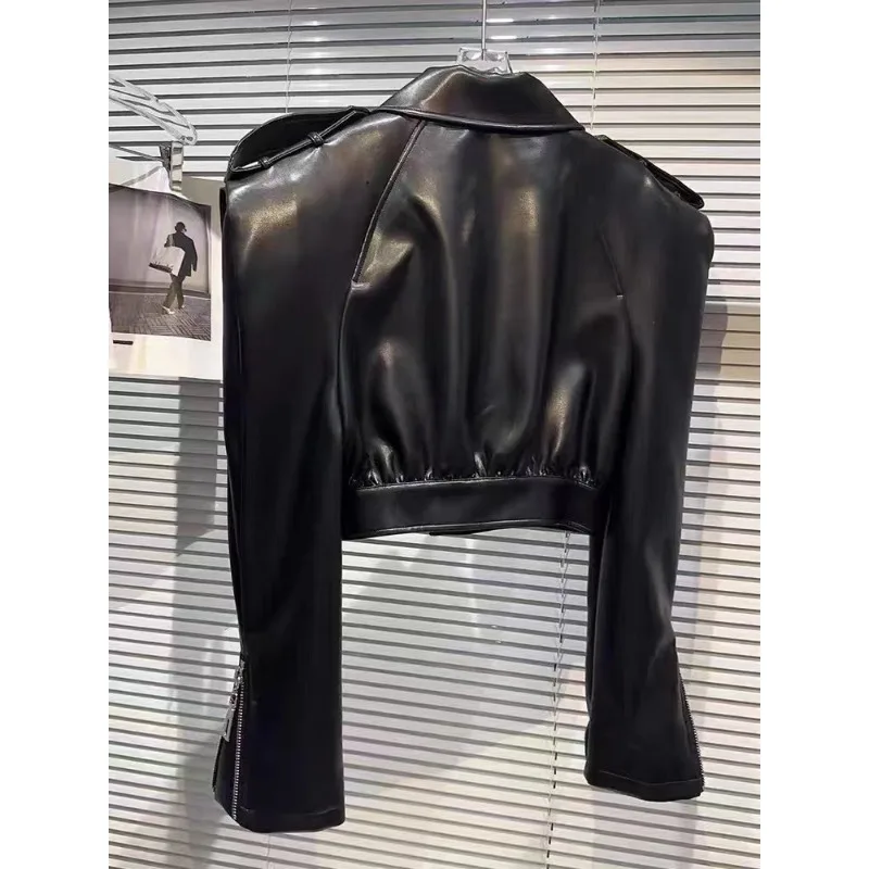 ストリートウェア ポケット付き PUレザー ブラックコート レディース 長袖 シングルブレスト ラペル スプライスジャケット 2025年春新作 カジュアルファッション
