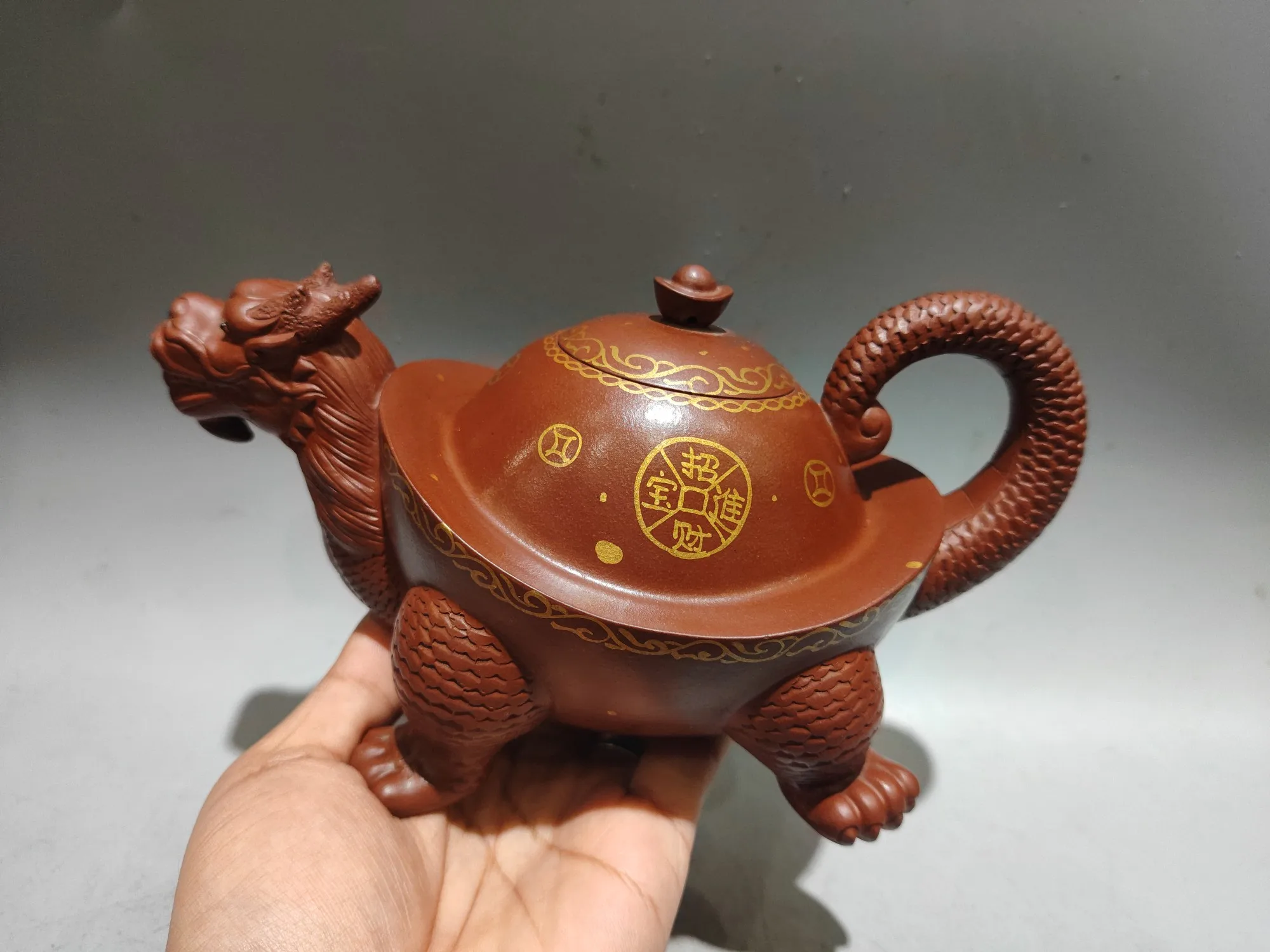 Yixing purple clay teapot Outline in gold Symbol pattern Yuanbaogai Dragon Turtle Statue Pot kettle teapot Tea charm