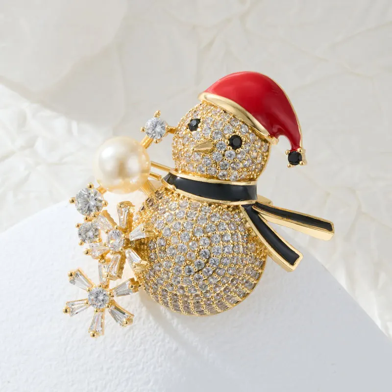 

New Fashion Cute Lovely Enamel Snowman Brooches for Women Rhinestone Christmas Day New Year Brooch Pins Clothes Accessories