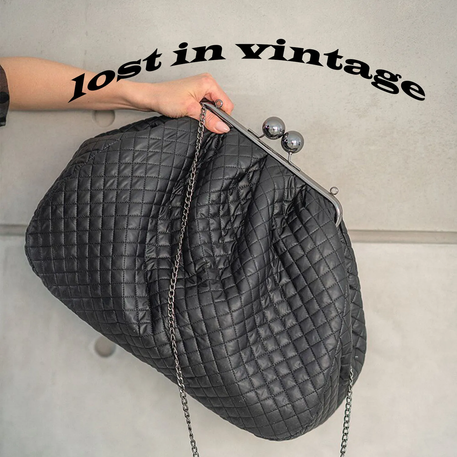 LOST IN VINTAG Artficial Leather Lingge's Purse Large Balls Kiss-lock Clutch Handbag Proudly Carried In Handlebag43x40x13cm