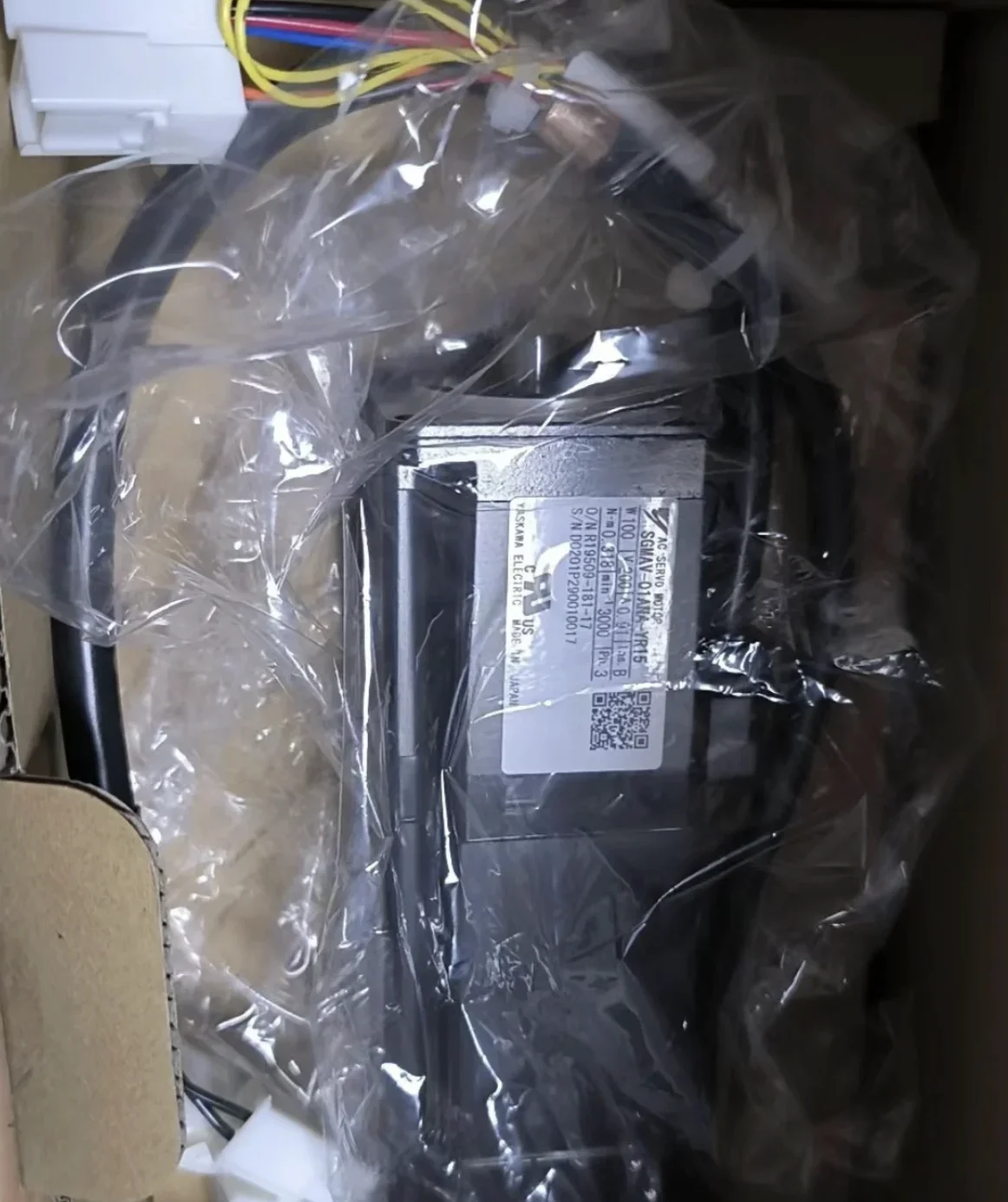 

SGMAV-01ANA-YR15 Servo Motor