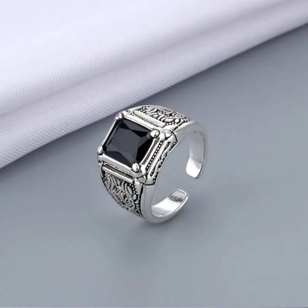 Simple Fashion Creative Trend Niche Vintage Black Crystal Men\'s Open Adjustable Ring Street Personality Party Ring Gift Jewelry