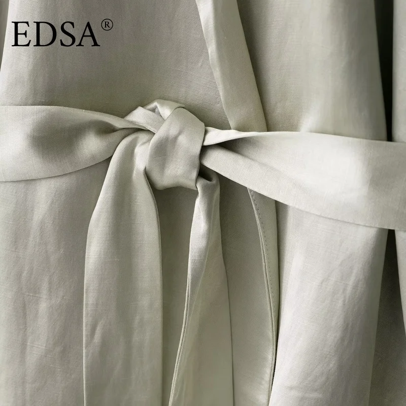 سترة نسائية من الساتان من EDSA مع حزام وأكمام طويلة وطية صدر مدببة وحاشية مستقيمة لمعطف سترة نسائية للمكتب