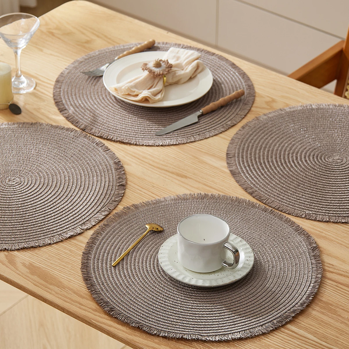 4pcs Bohemian Style Paper Round Placemats with Tassels, Simple Decorative Table Mats for Dining Room and Living Room