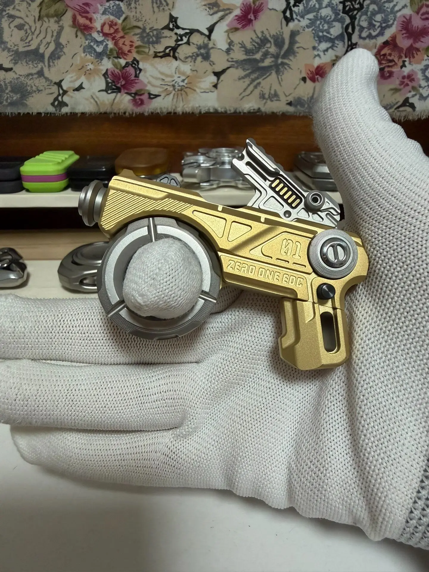 Used EDC Space Rider edc Gold Titanium Plus Stainless Steel Version EDC Decompression Toy