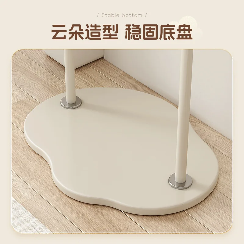 바닥 공간 없음, 코트 걸이, 작은 가방 걸이, 간단한 기둥.