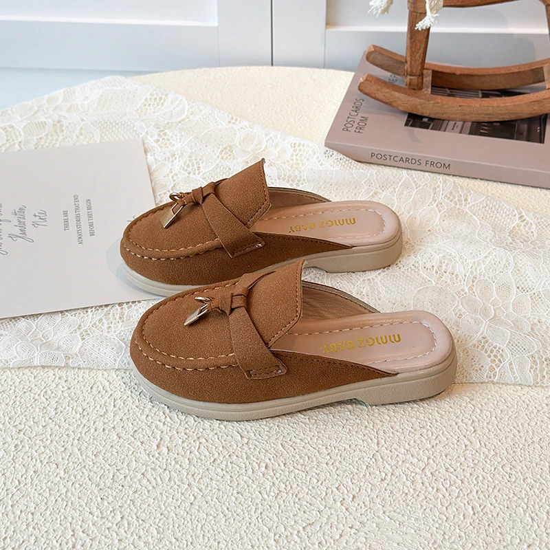 

Новые детские уличные повседневные тапочки, подходящие для осенней и зимней домашней одежды, новые домашние теплые спортивные модные тапочки