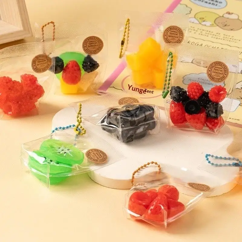 Giocattolo Antistress Divertente a Forma di Frutta, Morbido Giocattolo Sensoriale da Spremere, Portachiavi Antistress, Ciondolo Decorativo per Zaino, Regalo