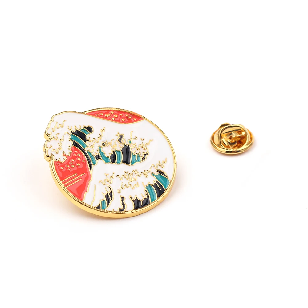 The Great Wave Brooch On The Collar Round Enamel Pin the Coast of Kanagawa Badges Hokusai Painting Art for Women Men Jewelry