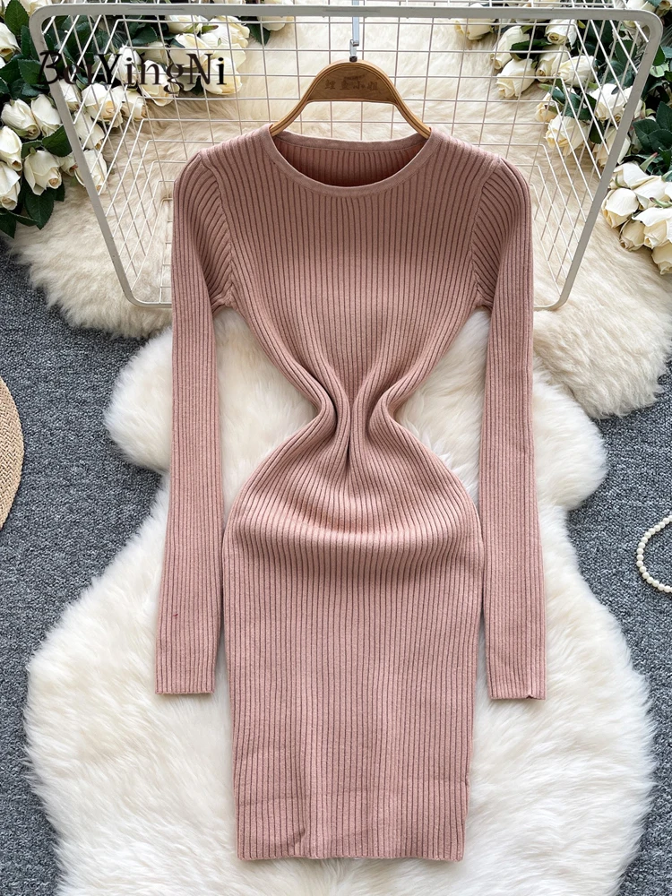 เดรสไหมพรมคอโอ แบรนด์ Beiyingni สำหรับผู้หญิง ทรงเข้ารูป แขนยาว สไตล์ลำลอง รุ่นมินิเดรส  คอลเลคชั่นฤดูใบไม้ร่วง-ฤดูหนาว ปี 2025  ชุดเดรสพื้นฐาน