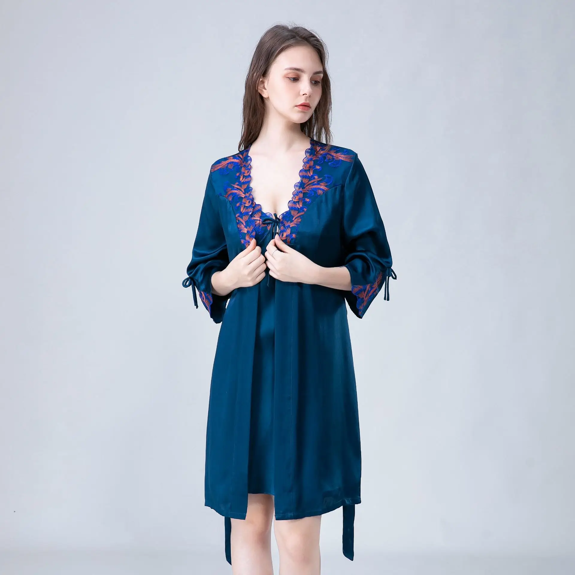 Wholesale Mulberry Silk Nightgown Women Long Lace Up Pajamas Robe Spring Summer Autumn Style XL Size Luxury Sleepwear XL Size