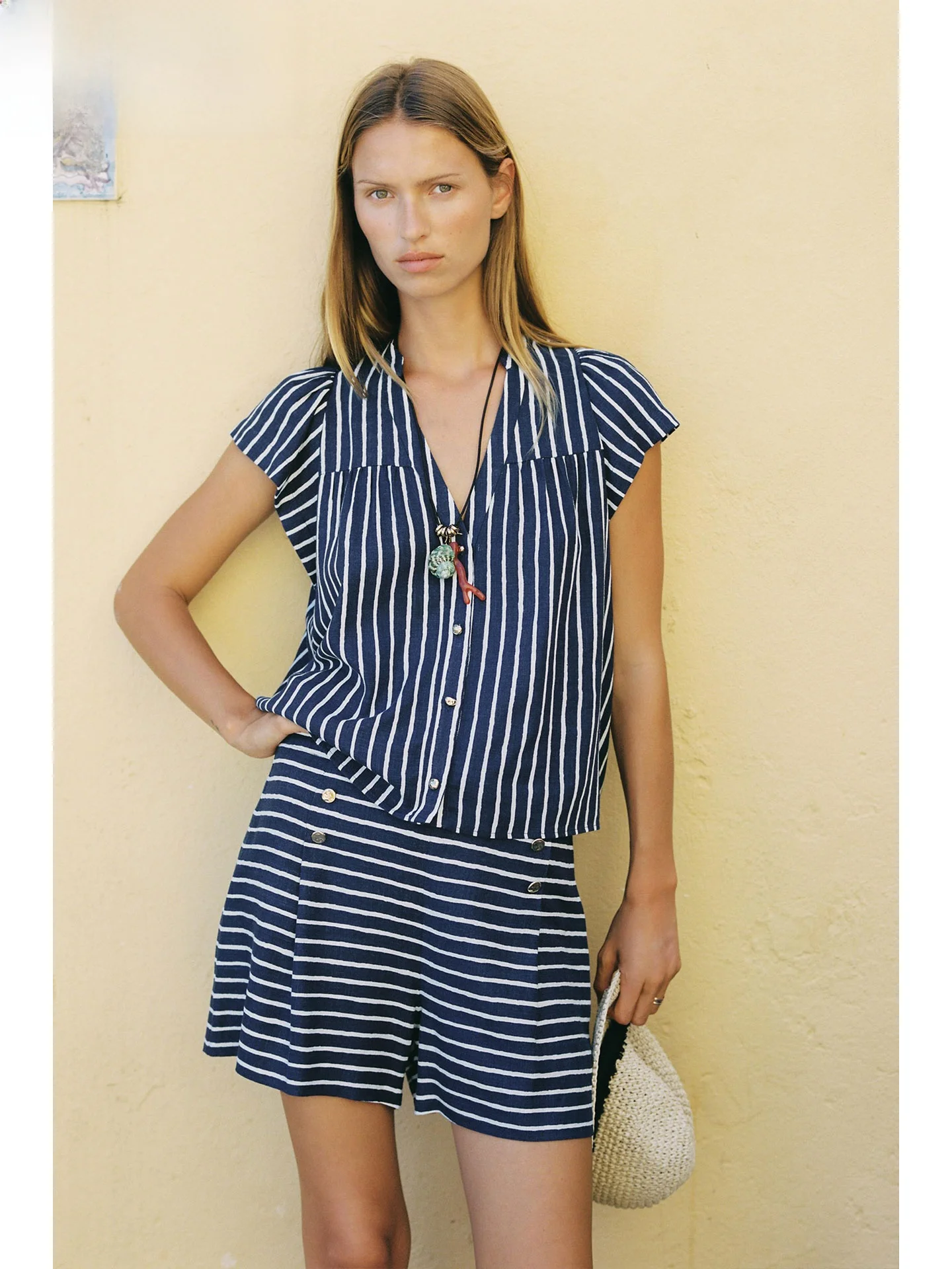 

ZAPRHA Summer 2025 Casual Loose Linen Blend Striped round Ne ort Sve irt Women's Faion Versatile Thin Cotton Polye...