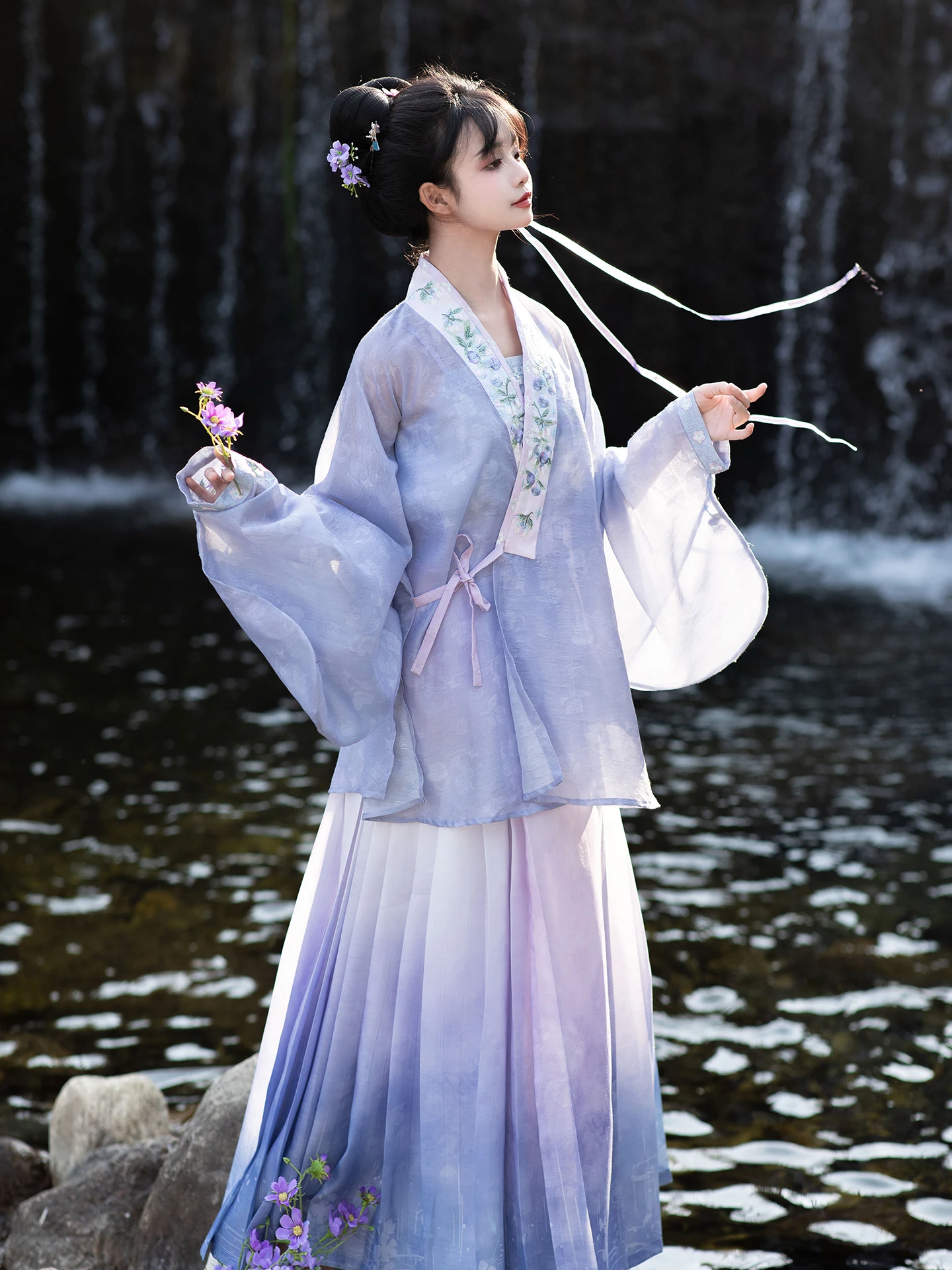 Blue Magnolia Original Ming Dynasty Chinese Traditional Costume Women's Interlocking Sleeve Embroidered  Tail Skirt Thin