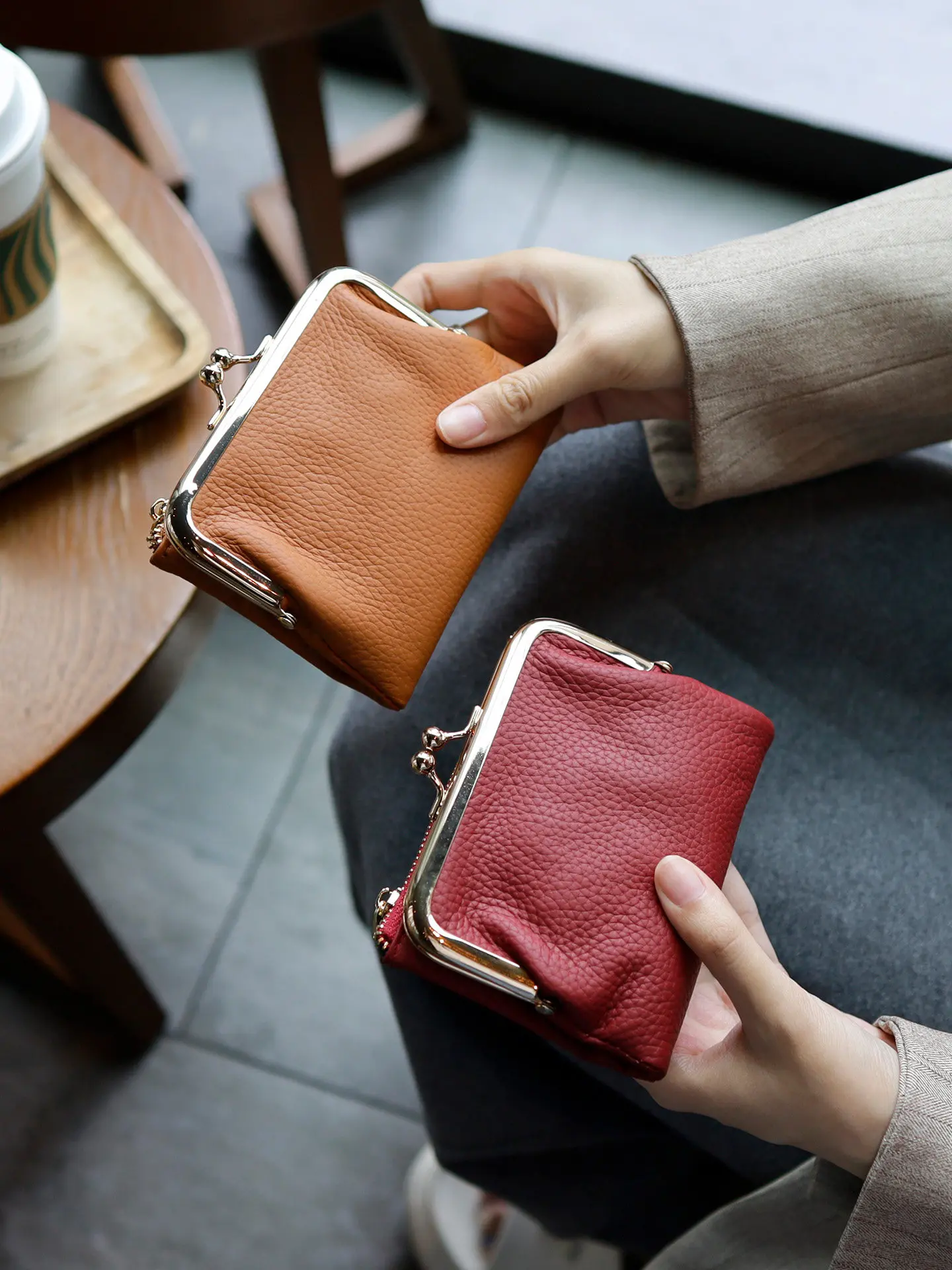 2026 New women's genuine leather wallet, short top layer cowhide clip coin purse, large capacity and multi-functional