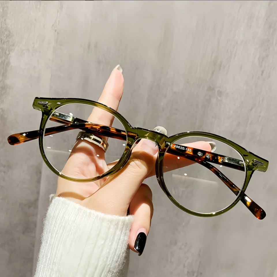 

Повседневная и простая круглая оправа для очков с изысканным дизайном ножек и заклепками, нейтральная, для ежедневного использования, для коррекции близорукости, для работы за компьютером, для чтения.