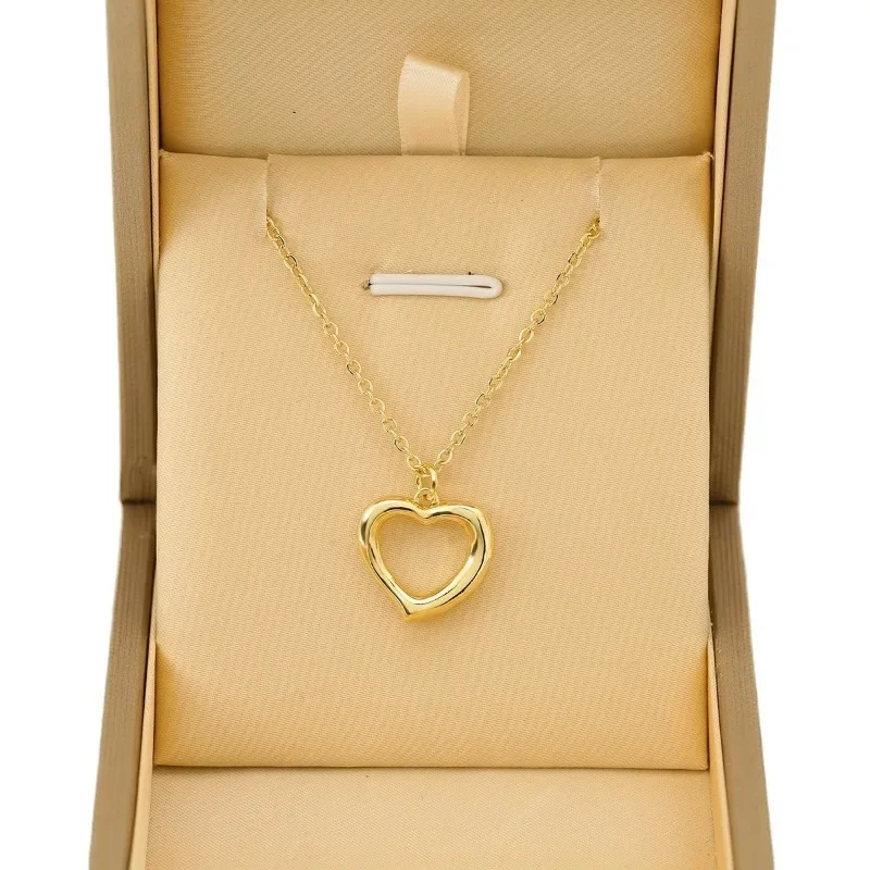 Love glossy hollow necklace pendant holiday gift, high-end temperament niche heart-shaped versatile sweater chain jewelry