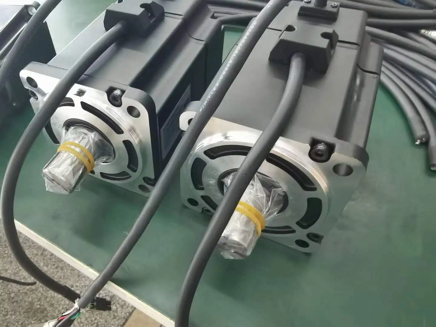 Motor Servo AC CNC Siheng Harga Ekonomis 60SF-M01330+KA03 220V 400W 3000R 1.27N untuk Mesin Bordir