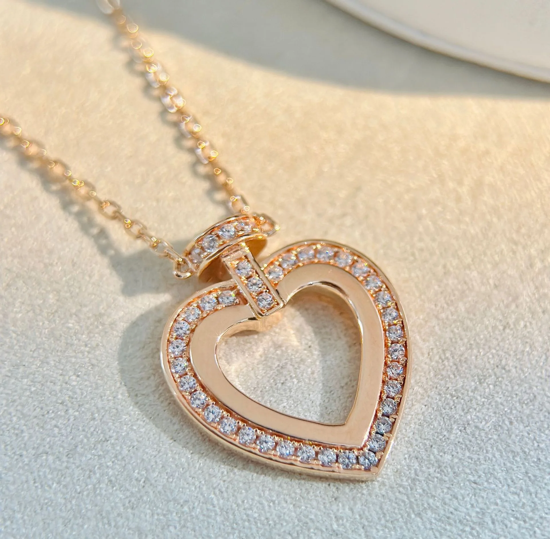 

2024 New Trend High Quality European Famous Brand 925 Pure Silver Luxury Jewelry Earrings Women's Heart Shaped Necklace Gifts