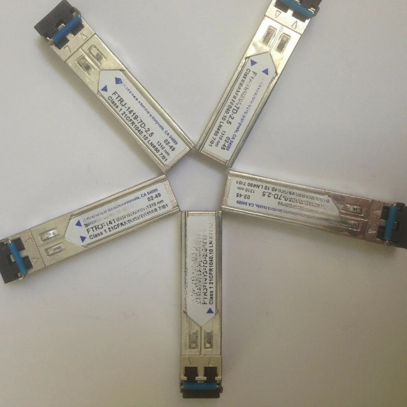 

Детали подходят для передачи на большие расстояния оптического модуля -1419-7D-2,5 2G55KM1310nm одномодового оптоволокна.