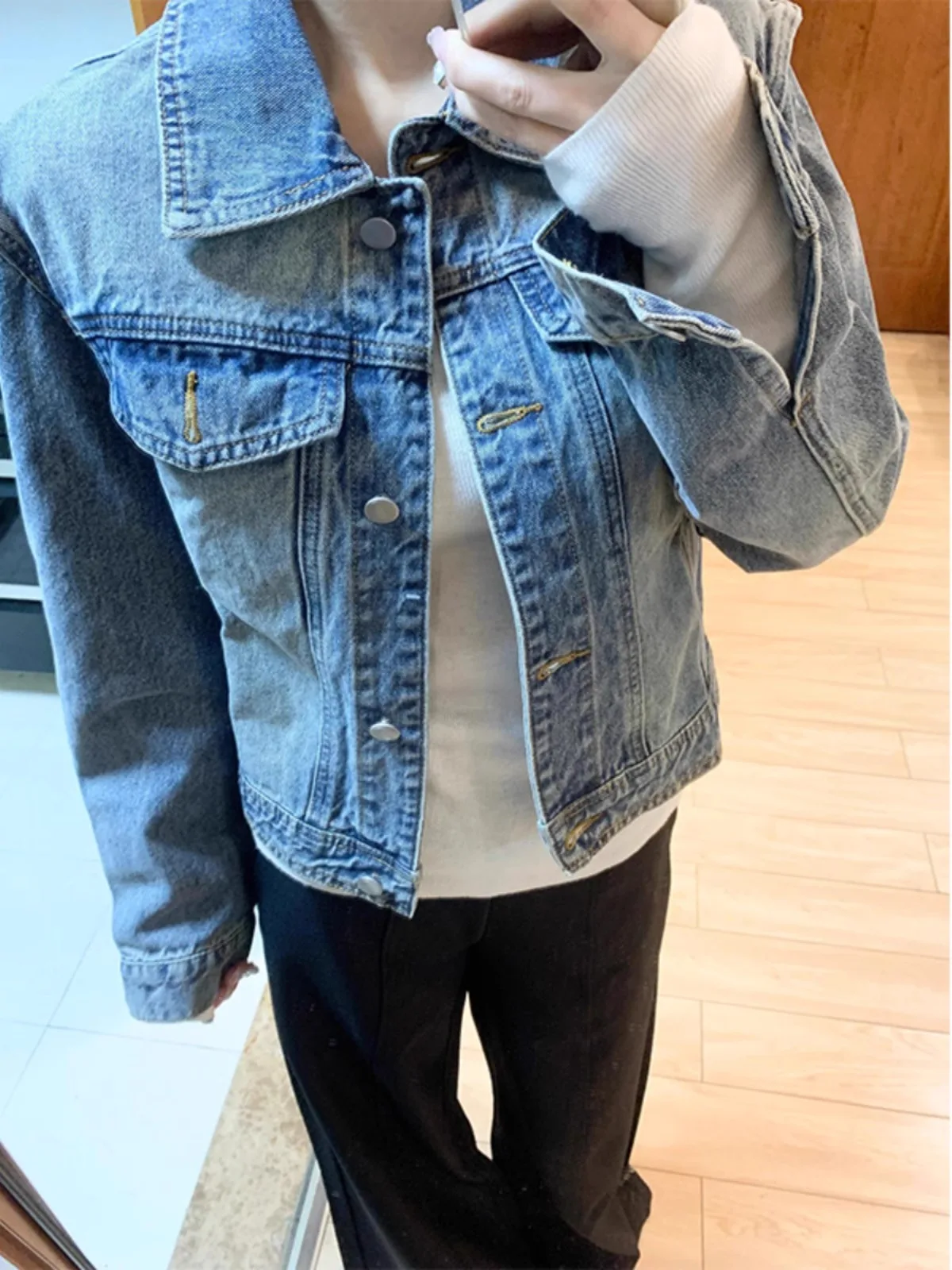 

Джинсовые пальто, куртка для женщин, женская зимняя стеганая подкладка из овечьей шерсти с капюшоном и аппликацией с четырьмя карманами, мягкий пояс для альпинизма