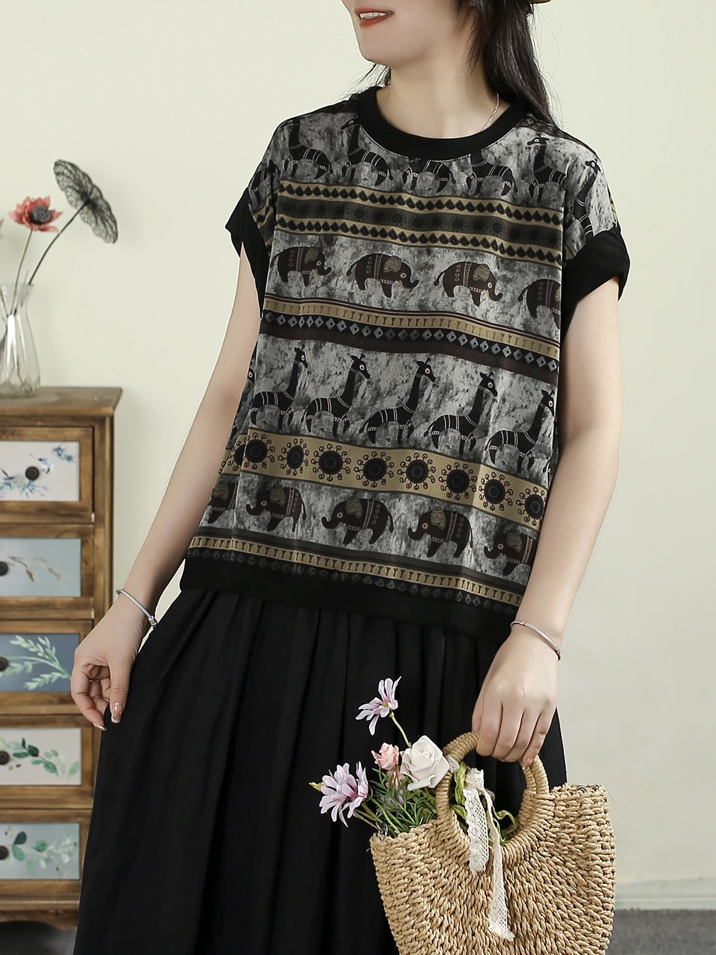 

Летний новый модный топ с художественным ретро-принтом, свободного кроя, с поясом, из полиэстера...