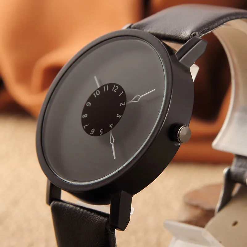 Populair Nieuw Concept Persoonlijkheid Reverse Pointer Vrouwen En Man Horloge Versie Eenvoudig Zwart Wit Paar Riem Quartz Polshorloge