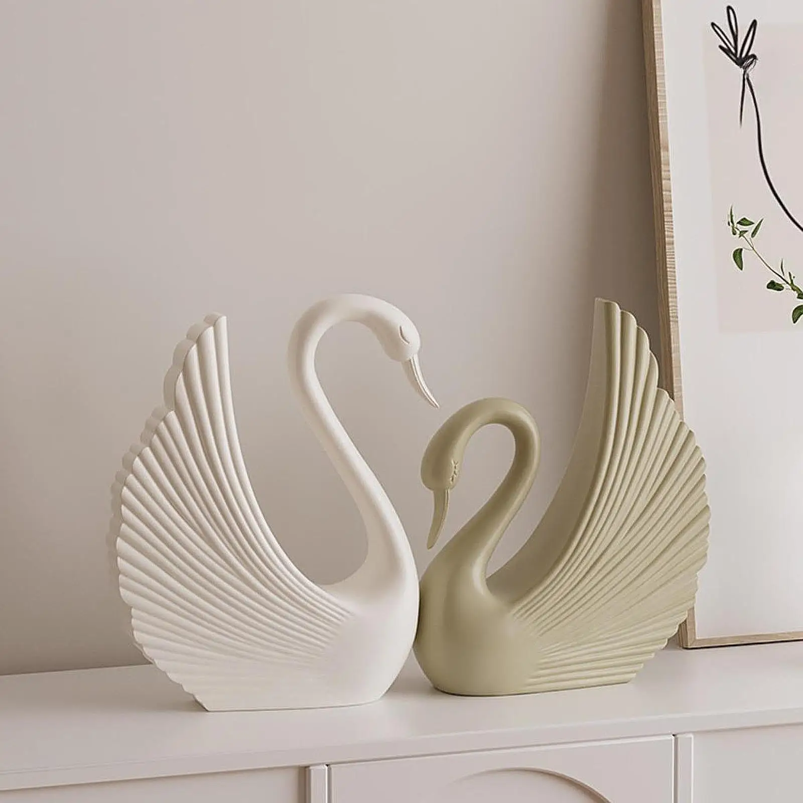 Swan Statue Resin Ornament Crafts Collectible Animal Sculpture Desktop Decoration for Party Living Room Walkway Bedroom Home