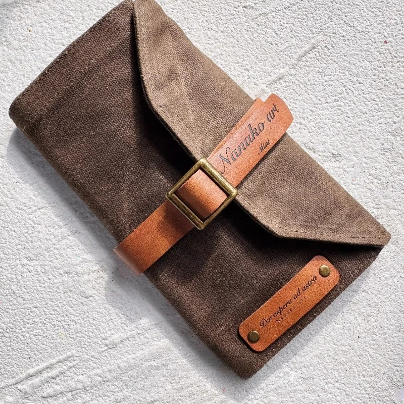 

Oil Wax Leather Pencil Bag Waterproof Canvas Foreskin Carabiner Artist Student Travel Portable Storage Bag Art Supplies