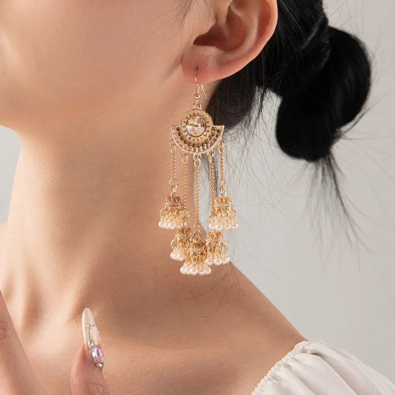 Luxury Cubic Zircon Indian Earings Sector Shaped Jhumka Jewelry Retro Women's Long Imitation Gemstone Bell Pearl Tassel Earrings