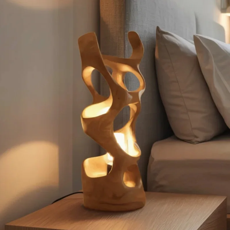 

！@Abstract Hollowed Wood Craft Table Lamp-Flowing Grain Handcarved Lighting H40cm Irregular Shape for Contemporary Home Decor