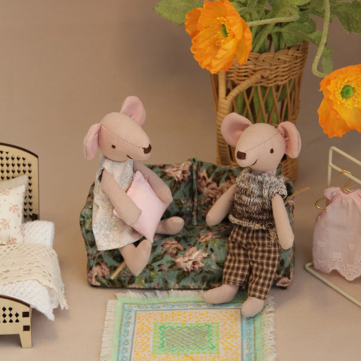 Muebles artificiales en miniatura, sofá doble Floral de pana 1:12 para muebles para el hogar de casa de muñecas Bjd Ob11