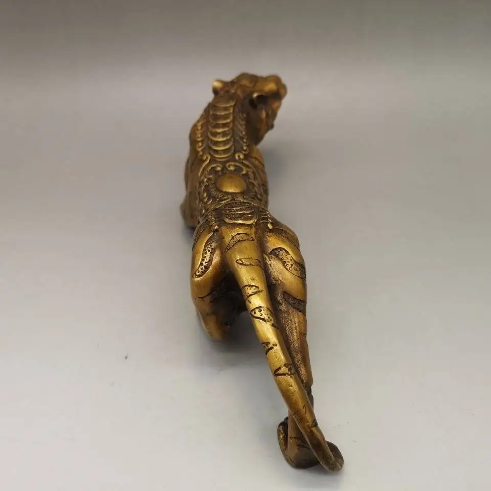 Vintage Retro Brass Tiger Figurine Exquisite Elegant Ornament Regular Shape for Home Decor Craft