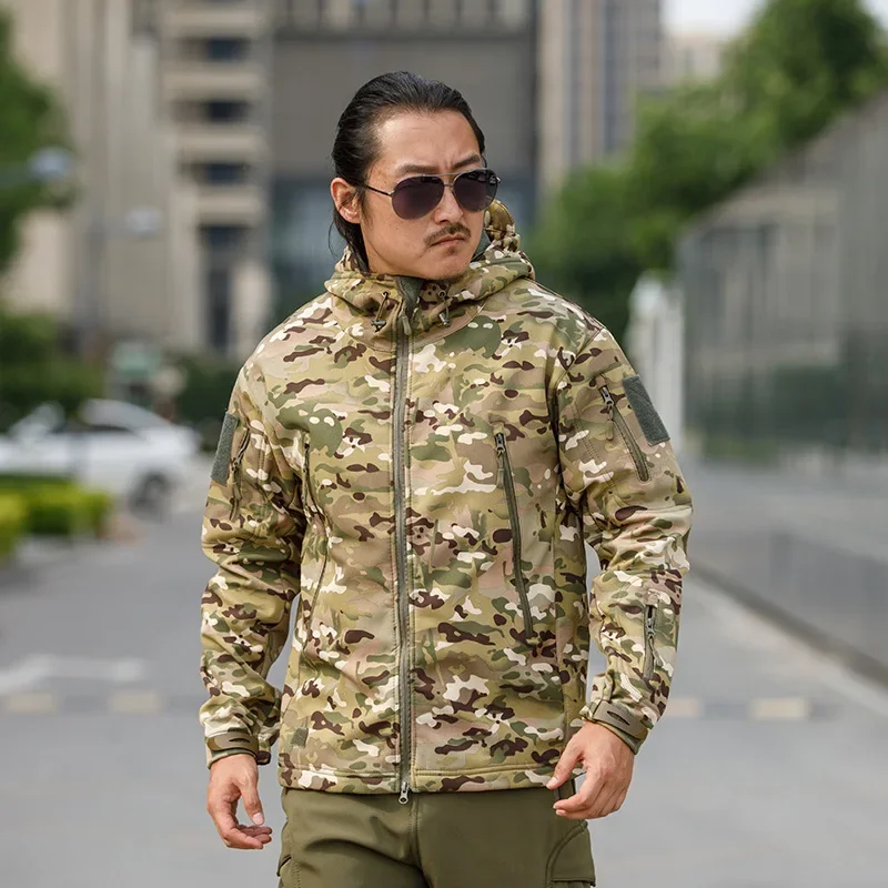 Hiking Jacket For Men 2024 New Winter Tactical Waterproof Softshell Camouflage Hooded Fleece Thick Runway Tracksuits High