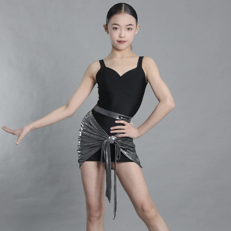 Letnia odzież do tańca latynoamerykańskiego dla dziewcząt Kostium do tańca latynoamerykańskiego Czarny top do tańca latynoamerykańskiego Laserowa spódnica Sukienki do tańca dla dzieci XS9561