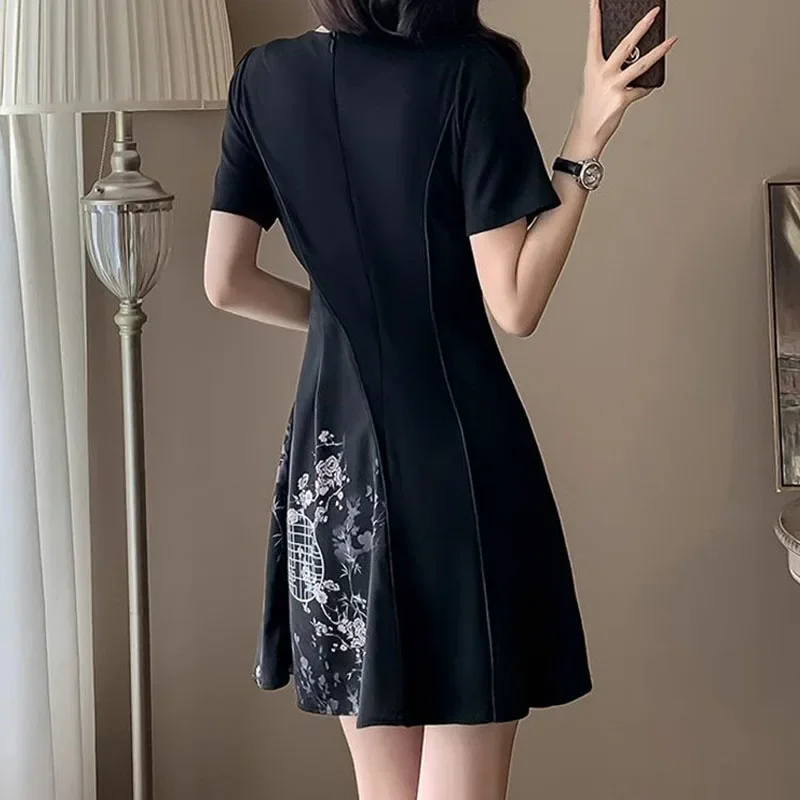 French niche black dress 2024 summer new fashion temperament slim high sense retro casual Hepburn little black dress.