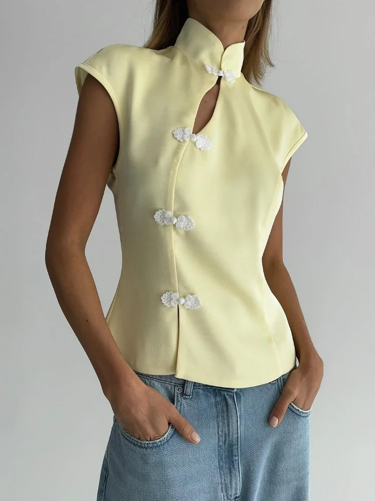 

Yellow Cheongsam-style Top Women Sleeveless Frog Button Keyhole Neck Slim Fit 2026 Spring Elegant Chinese-inspired Blouse
