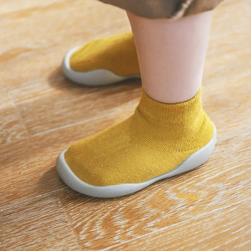 Buty dla niemowląt Noworodek Pierwsze chodziki Chłopiec Dziewczynka Dzieci Jednolity kolor Miękka dzianina Skarpety dziecięce Antypoślizgowa gumowa podeszwa Botki dla maluchów