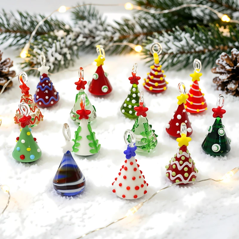 

2pcs Lovely Mini Christmas Tree Charm Glass Pendant Ornaments for DIY Craft Supplies Xmas Decor New Year Holiday Gifts to Friend