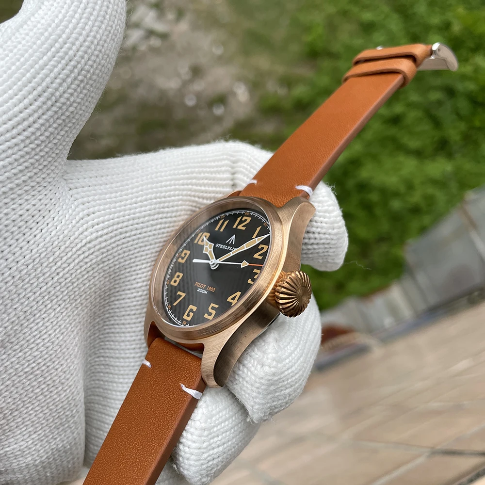 STEELFLIER SF740VS Swiss Super Luminous VH31 Movement Bronze Watch Synthetic Sapphire Mirror 200 Meters Waterproof Men\'s Watch