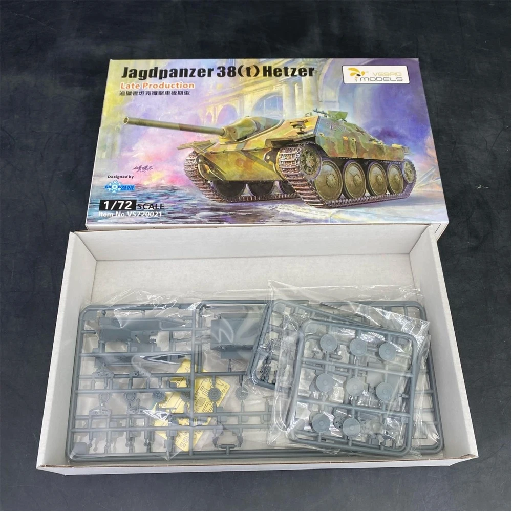 

VESPID 720021 1:72 Scale German Jagdpanzer 38t Hetzer Late Tank Destroyer Vehicle Plastic Assembly Model Kit Hobby Building Toy