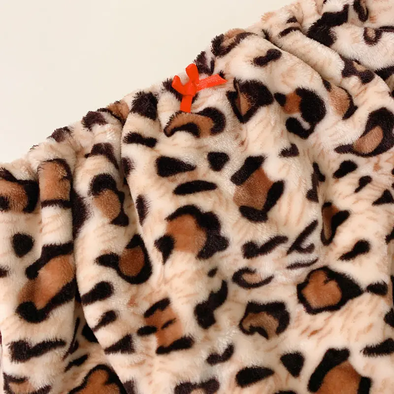 رجل منتفخ دافئ سميكة لينة ملخصات سريعة الجافة المياه تمتص خفيفة الوزن عرض حي الرقص بناطيل مثيرة اللباس الداخلي Breifs الطرف