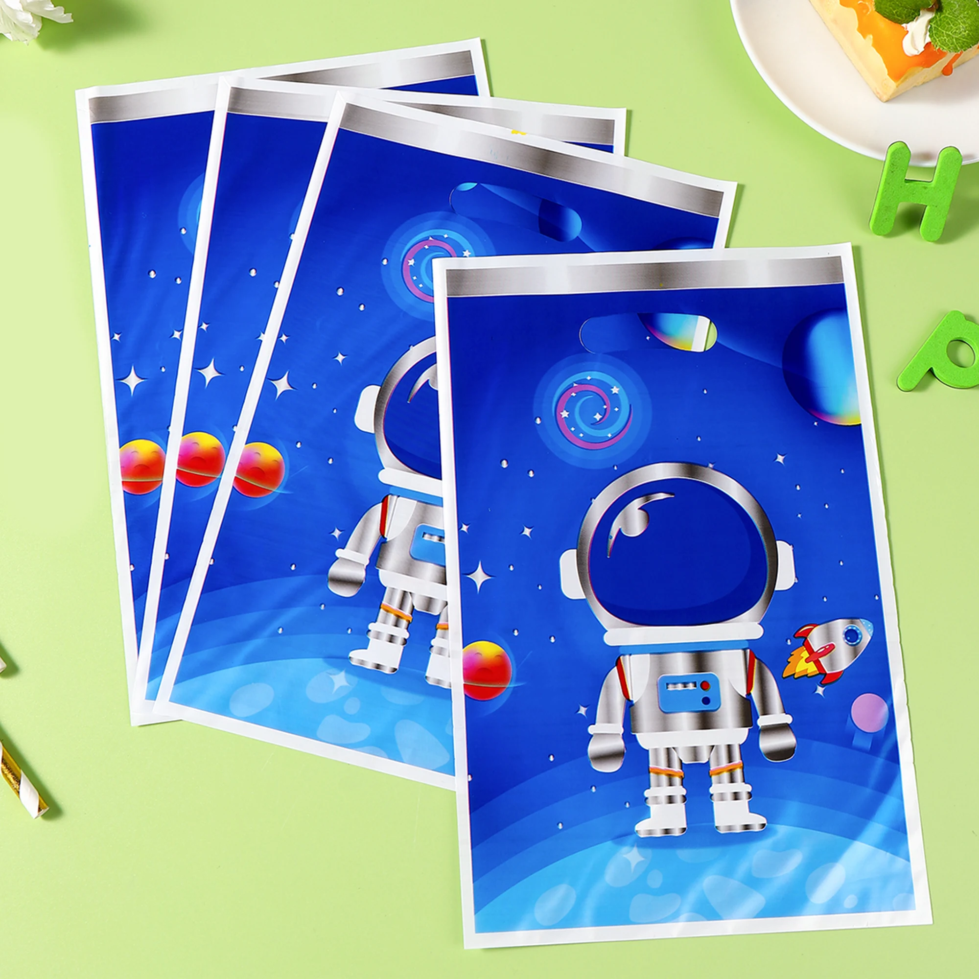 Disposable Plastic Gift Bag with Astronaut Design,for Party Decoration, Theme Party, Birthday Party Return Bag,25pcs