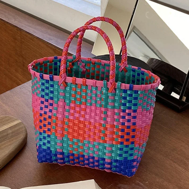 Borsa Tote di grande capacità borsa da donna per le vacanze di moda nuova borsa da spiaggia estiva in plastica portatile intrecciata a mano