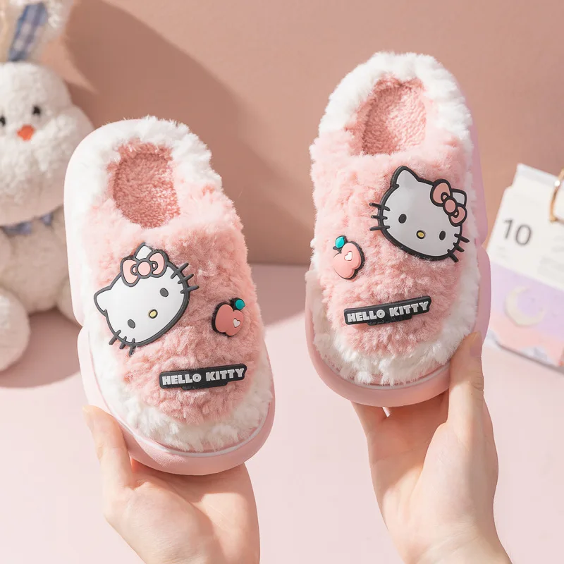 Sanrio Cinnamoroll Kuromi Mymelody kawaii Anime klapki pluszowe kobiety zjeżdżalnie do domu puszyste zimowe ciepłe buty domek w stylu kreskówki