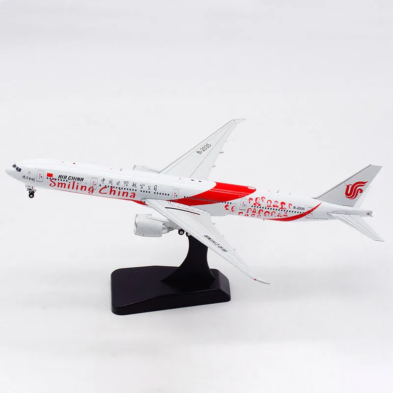 Diecast Aviation 1:400 Proportional Alloy Aircraft Model International Aviation B777-300ER B-2035 Pendulum Collection Souvenir