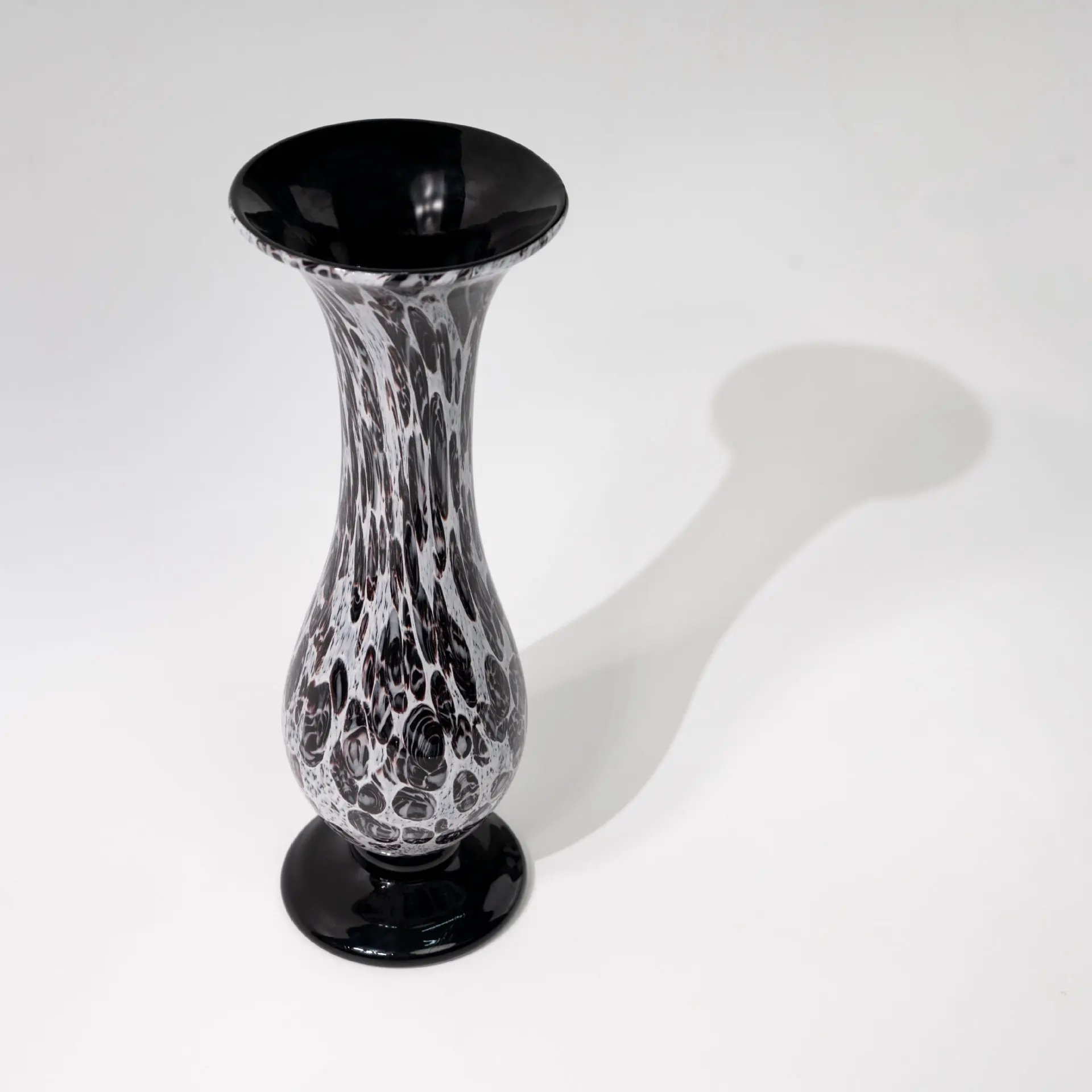 

Modern French glazed glass flower ware creative ornament desktop living room decoration model room home furnishings retro