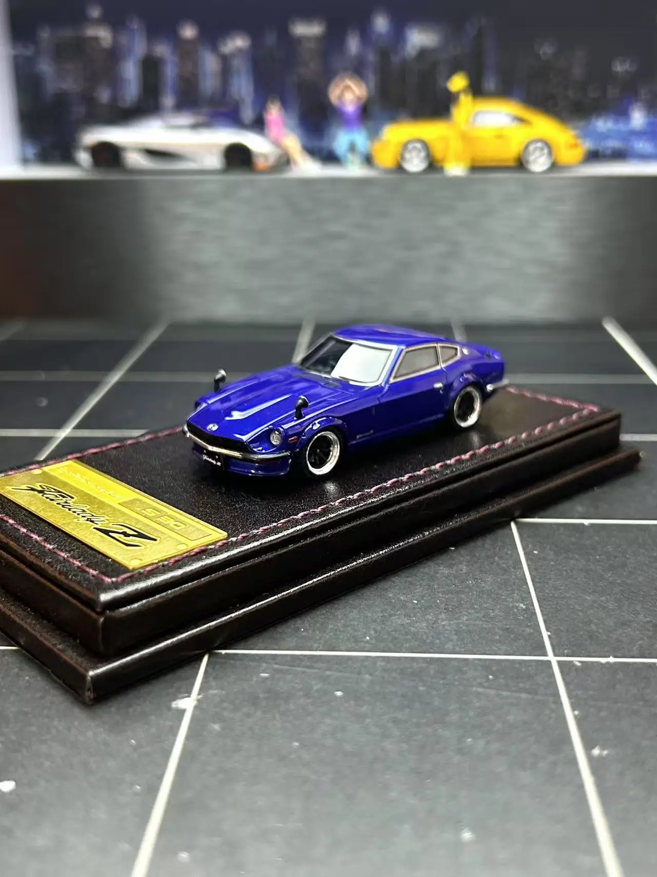 ダイキャスト IG 1:64 スケール日産デビル Z 240z S30 樹脂車モデルグッズおもちゃギフトお土産ディスプレイ飾り