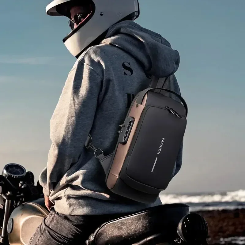 حقيبة كروس للرجال متعددة الوظائف حقيبة صدر كلاسيكية مضادة للسرقة للرجال مع منفذ شحن USB وقفل بكلمة مرور