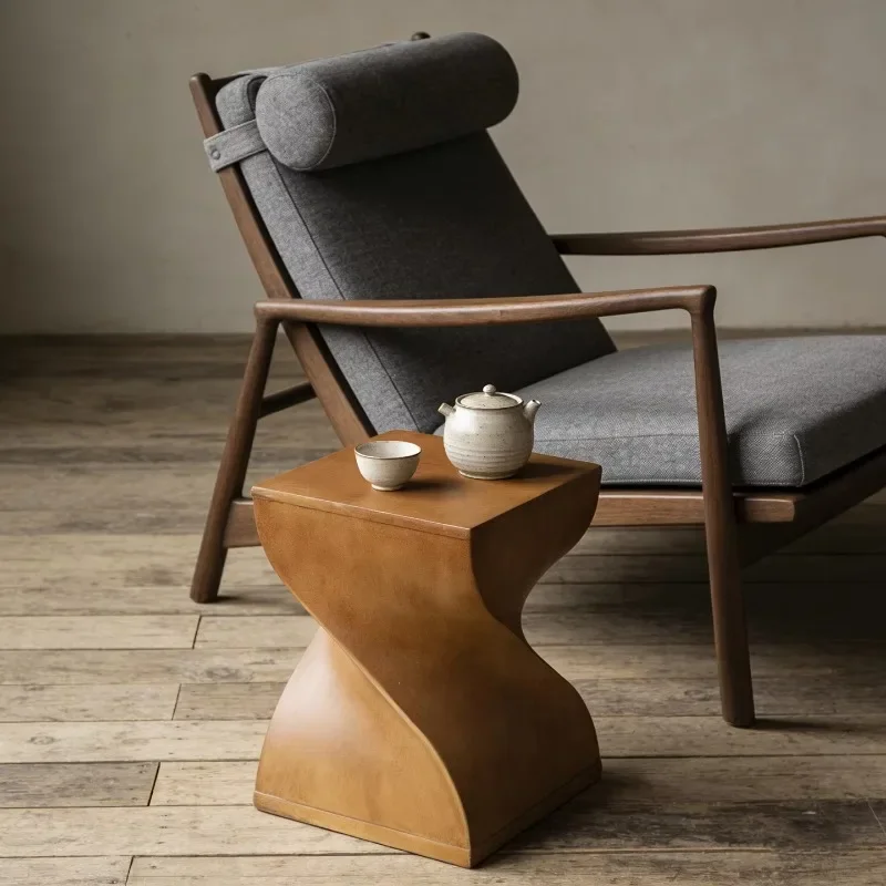 Modern Simple Side Few Bed And Breakfast Living Room Creative Rotating Shape Coffee Table Bedroom Glossy Bedside Table